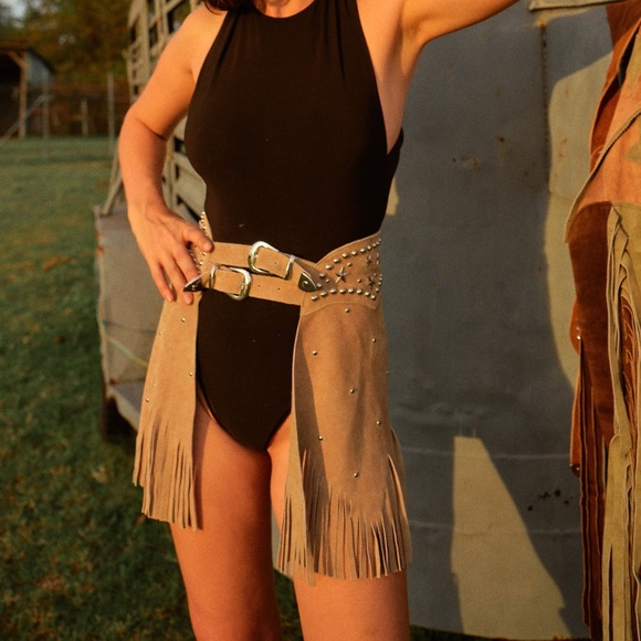 SOLD Understated Leather Paris Chaps Skirt Women's Small Fringe Stars Studded - Picture 16 of 16